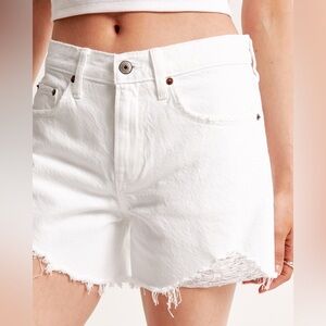 Abercrombie & Fitch curve Love High Rise Mom’s Shorts Sz 29 in White Distressed